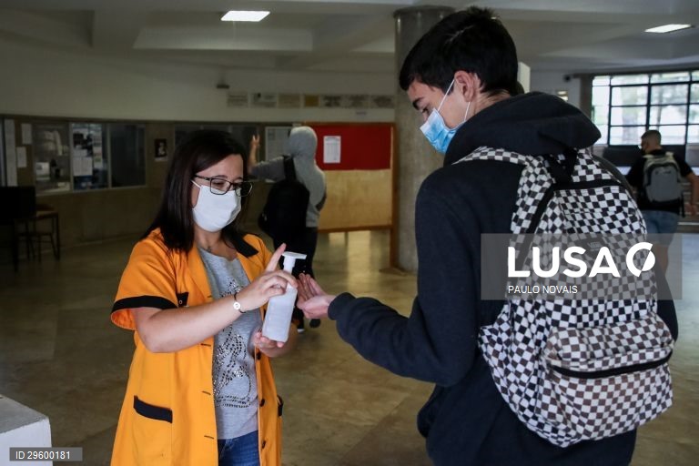 Covid-19: Primeiro dia de aulas em Lisboa
