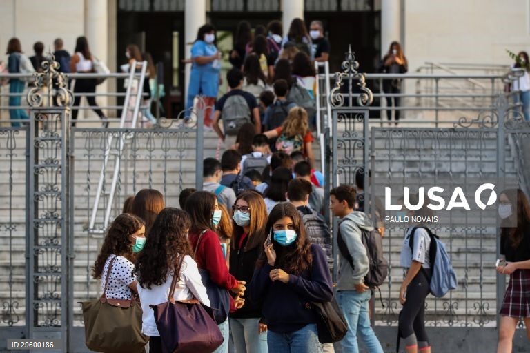 Covid-19: Primeiro dia de aulas em Lisboa
