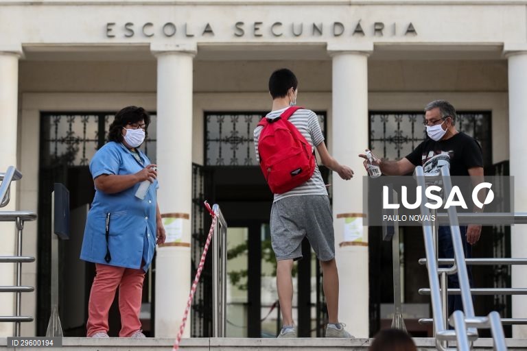 Covid-19: Primeiro dia de aulas em Lisboa
