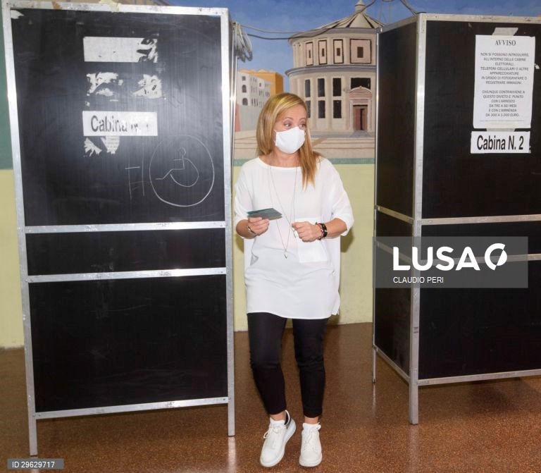 Referendo para reduzir deputados em Itália