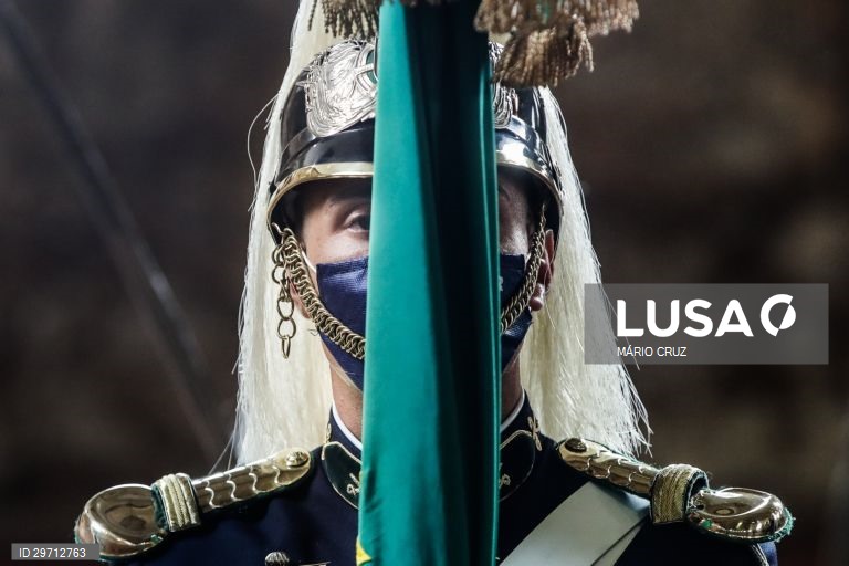 Entrega das espadas aos novos oficiais da GNR em Lisboa