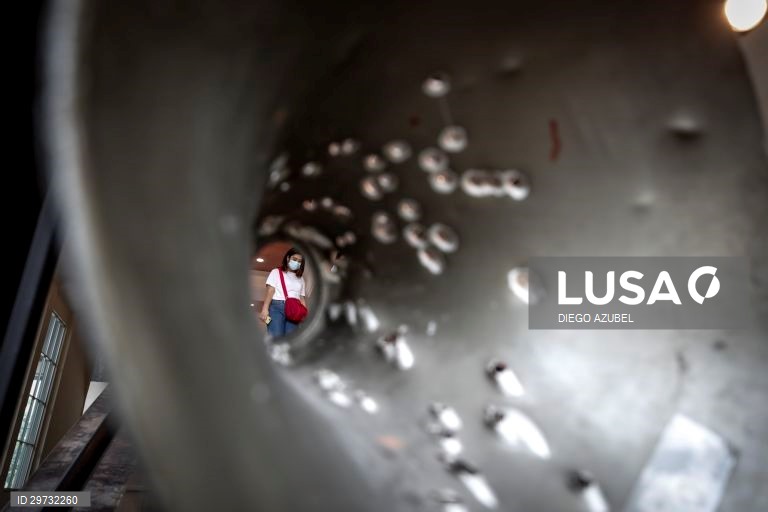 Exposição sobre o massacre numa Universidade de Banguecoque em 1976 