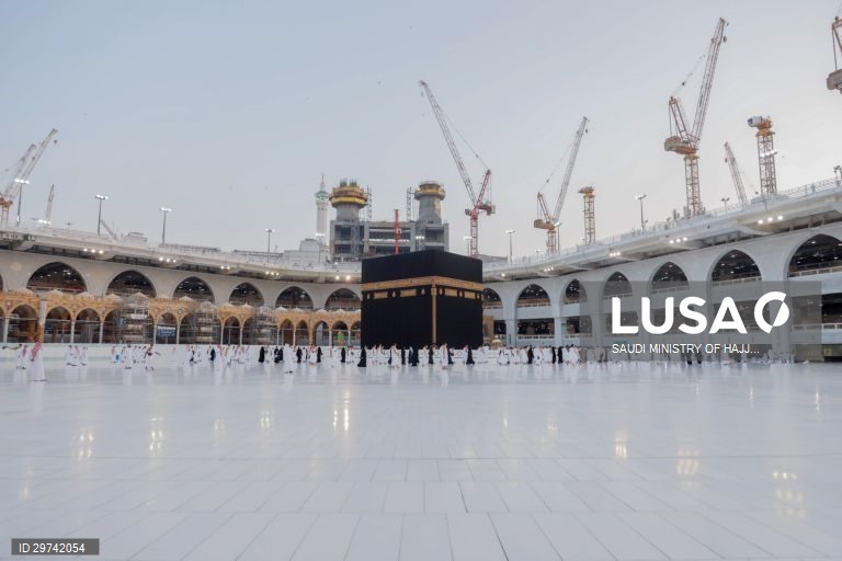 Arábia Saudita: Abertura dos locais sagrados de Meca e Medina