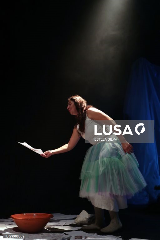 Ensaio de imprensa do espetáculo “Desumanização” de Valter Hugo Mãe, numa dramaturgia de Zé Pedro, com direção e encenação de José Leitão, Porto, 05 de novembro de 2020. A produção é do Teatro Art'Imagem e tem estreia marcada para o dia 10 de novembro, na Quinta da Caverneira, na Maia. ESTELA SILVA/LUSA