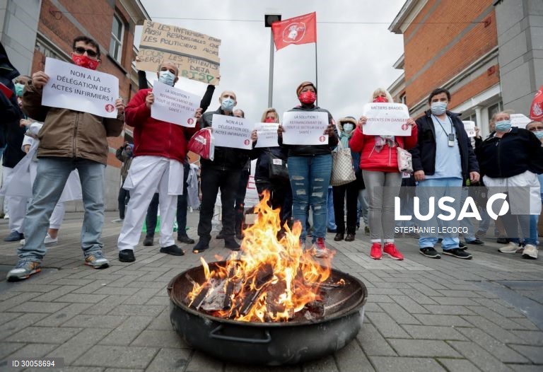 Covid-19: Protesto de pessoal médico em Bruxelas