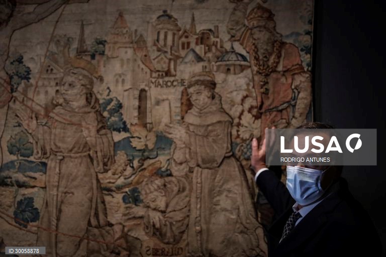 O director do Museu Nacional de Arte Antiga, Joaquim Caetano, durante a exposição "Guerreiros e Mártires. O Cristianismo e o Islão na Formação de Portugal", no Museu Nacional de Arte Antiga, em Lisboa, 19 de novembro de 2020. A exposição tem estreia no 19 de novembro e vai manter-se até 28 de fevereiro 2021.  RODRIGO ANTUNES/LUSA