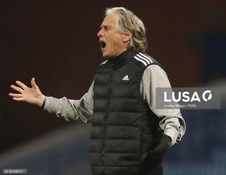 Liga Europa: Glasgow Rangers vs Benfica