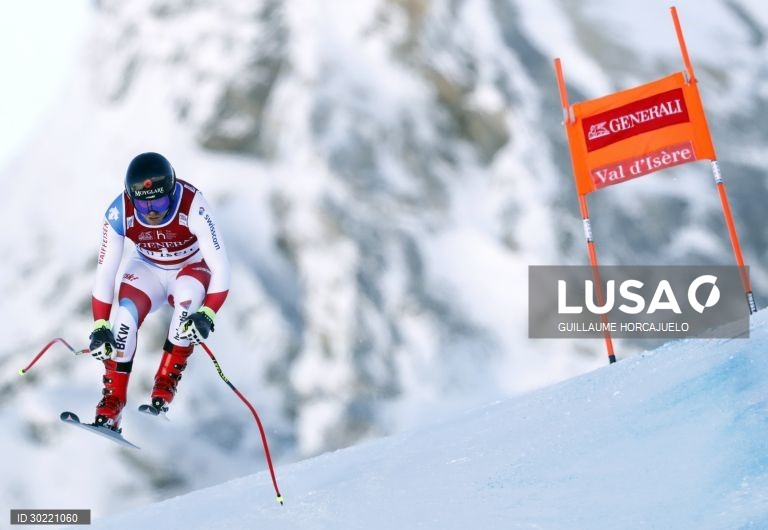 Mundial de downhill de esqui alpino em França.