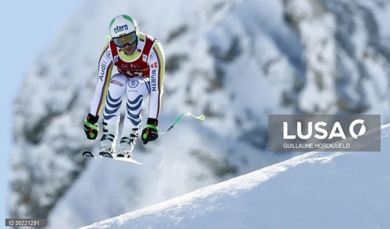Mundial de downhill de esqui alpino em França.
