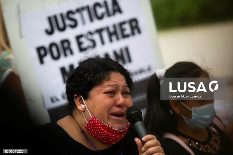 Argentina: Protesto em Buenos Aires contra a violência contra as mulheres 