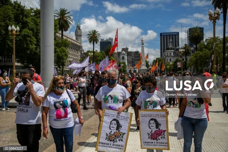 Argentina: Protesto em Buenos Aires contra a violência contra as mulheres 