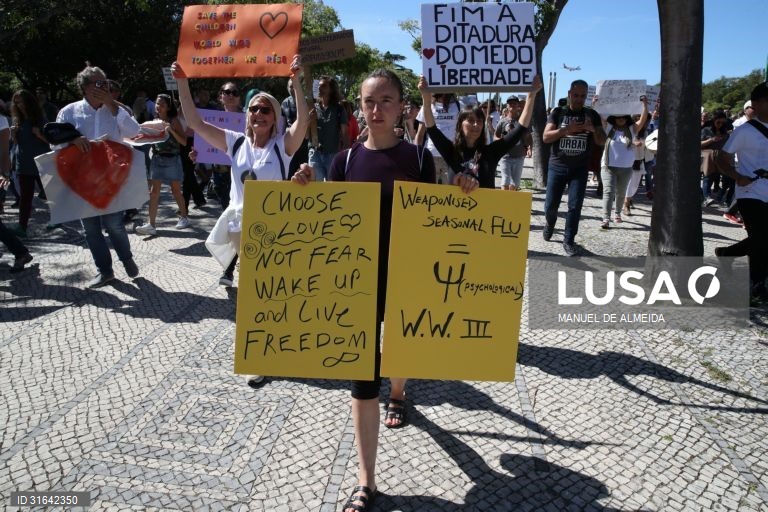 Manifestação contra medidas à covid-19