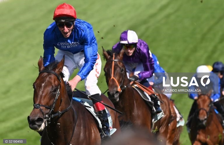 Corrida de cavalos "Derby Festival" em Epsom
