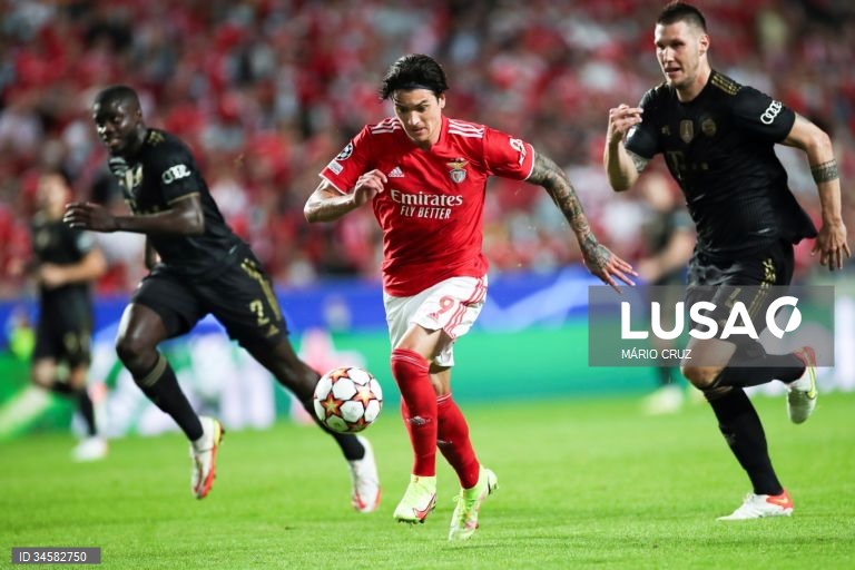 Benfica perde com Bayern Munique por 4-0 em jogo da Liga dos Campeões de futebol