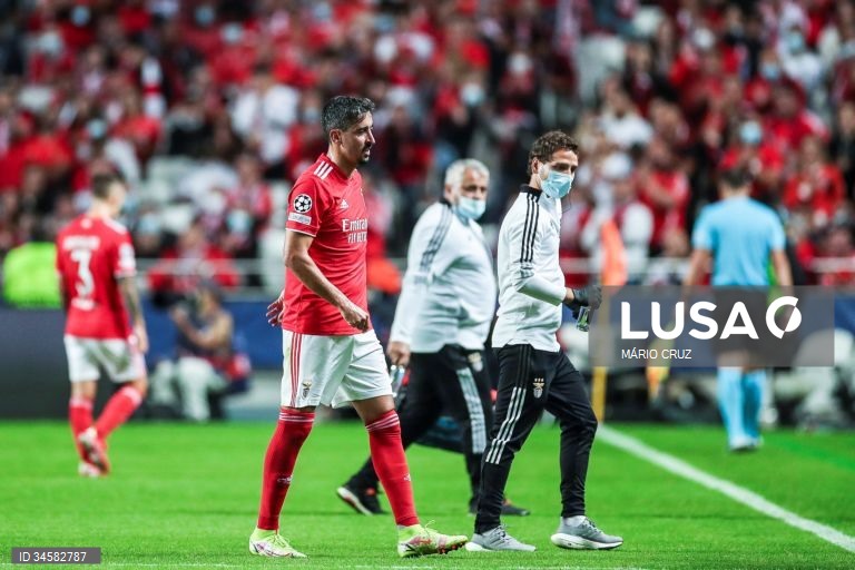 Benfica perde com Bayern Munique por 4-0 em jogo da Liga dos Campeões de futebol