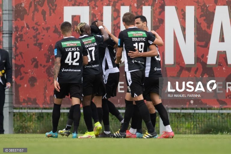 Futebol: Casa Pia vence Leixões e sobe à I Liga
