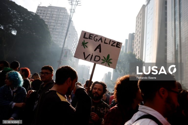 Brasil: Marcha em São Paulo pela legalização da canabis