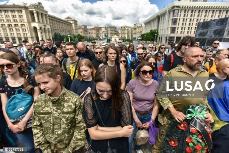 Ucrânia: Funeral do militar ucraniano e ativista Roman Ratushnyi