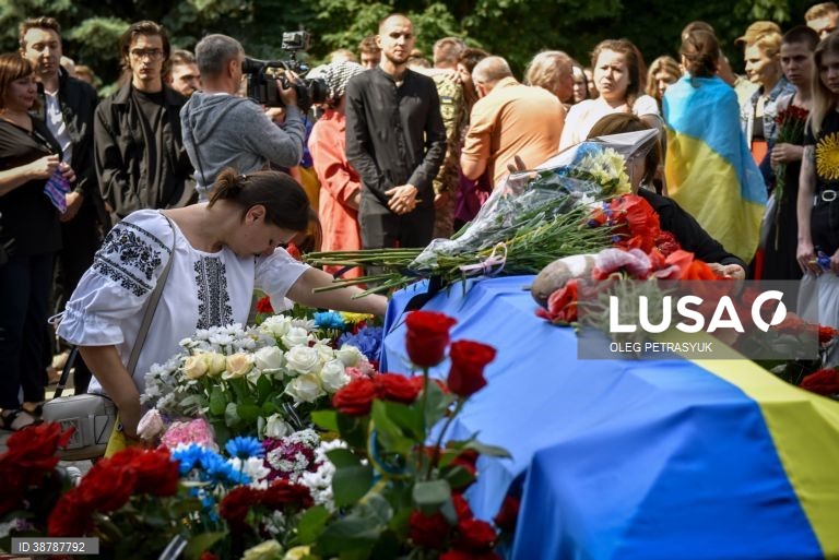 Ucrânia: Funeral do militar ucraniano e ativista Roman Ratushnyi