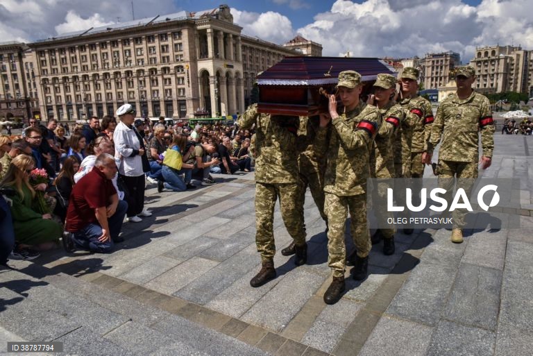 Ucrânia: Funeral do militar ucraniano e ativista Roman Ratushnyi