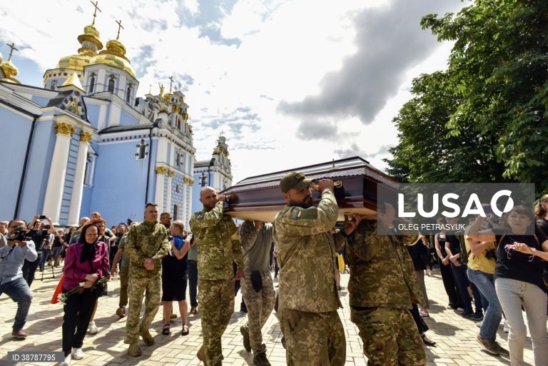 Ucrânia: Funeral do militar ucraniano e ativista Roman Ratushnyi