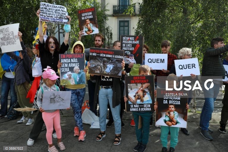 Contra-protesto de ucranianos no Porto