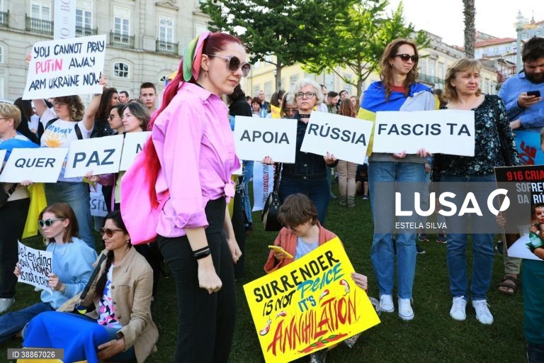 Contra-protesto de ucranianos no Porto