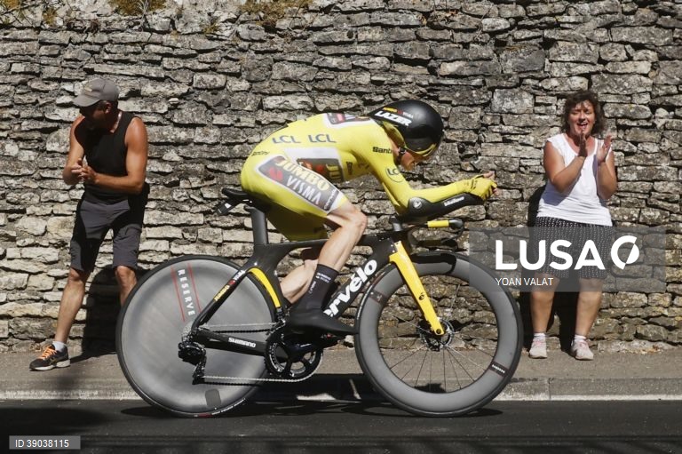 Jonas Vingegaard vence a Volta à França em bicicleta 2022