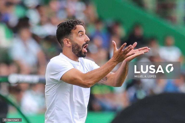 Sporting vence Tottenham, por 2-0, em jogo da Liga dos Campeões de futebol