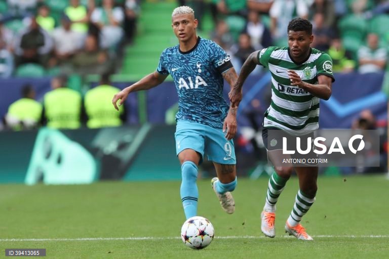 Sporting vence Tottenham, por 2-0, em jogo da Liga dos Campeões de futebol
