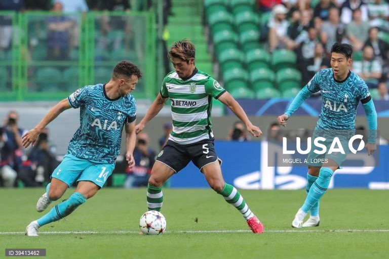 Sporting vence Tottenham, por 2-0, em jogo da Liga dos Campeões de futebol