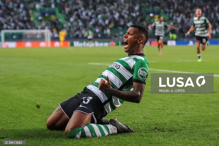 Sporting vence Tottenham, por 2-0, em jogo da Liga dos Campeões de futebol
