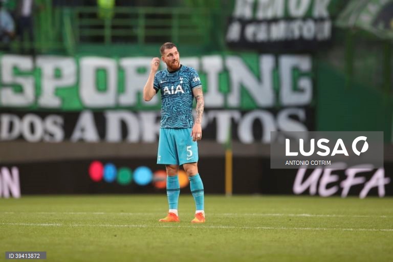 Sporting vence Tottenham, por 2-0, em jogo da Liga dos Campeões de futebol