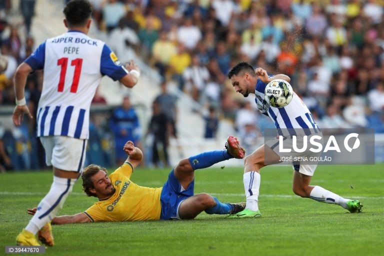 FC Porto empata com Estoril Praia (1-1), em jogo da I Liga portuguesa de futebol