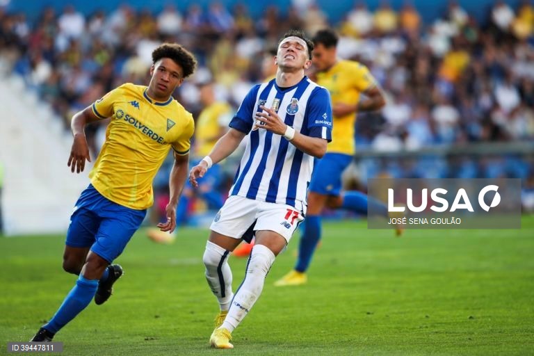 FC Porto empata com Estoril Praia (1-1), em jogo da I Liga portuguesa de futebol