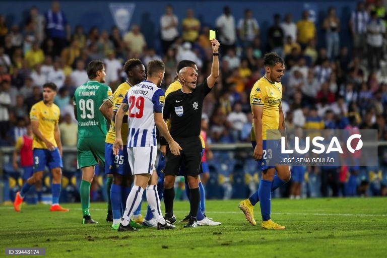 FC Porto empata com Estoril Praia (1-1), em jogo da I Liga portuguesa de futebol