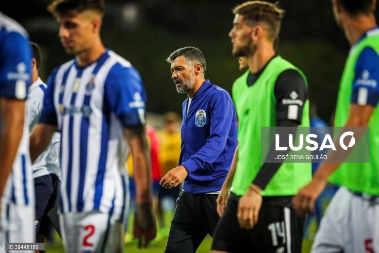 FC Porto empata com Estoril Praia (1-1), em jogo da I Liga portuguesa de futebol