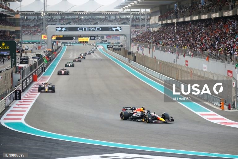 O neerlandês Max Verstappen (Red Bull) conquistou a 15.ª vitória da temporada no Grande Prémio de Abu Dhabi, enquanto o monegasco Charles Leclerc (Ferrari) segurou o segundo lugar no Mundial de Fórmula 1, após a 22.ª e última prova.