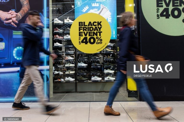 "Black Friday" na última sexta-feira de novembro, inaugura o período de compras de Natal com grandes descontos 