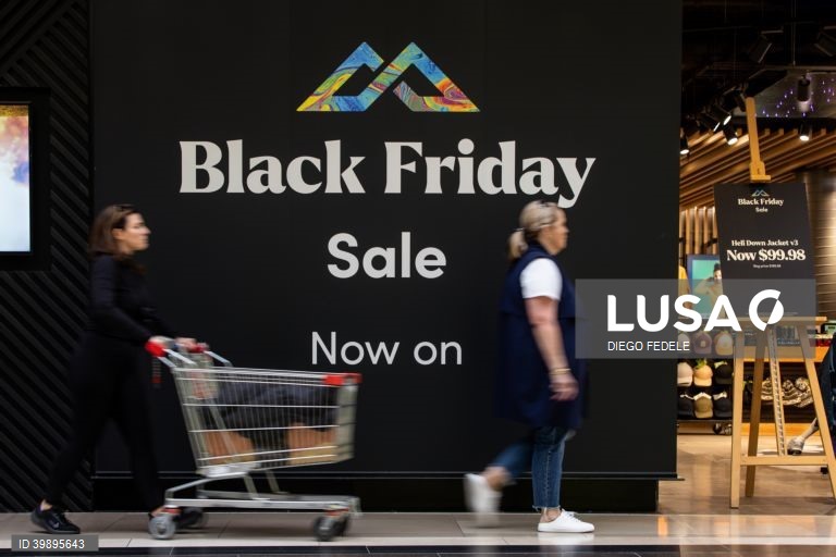 "Black Friday" na última sexta-feira de novembro, inaugura o período de compras de Natal com grandes descontos 