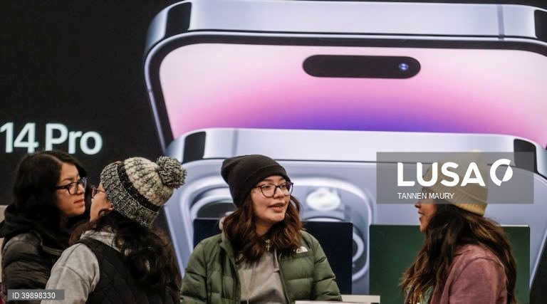 "Black Friday" na última sexta-feira de novembro, inaugura o período de compras de Natal com grandes descontos 