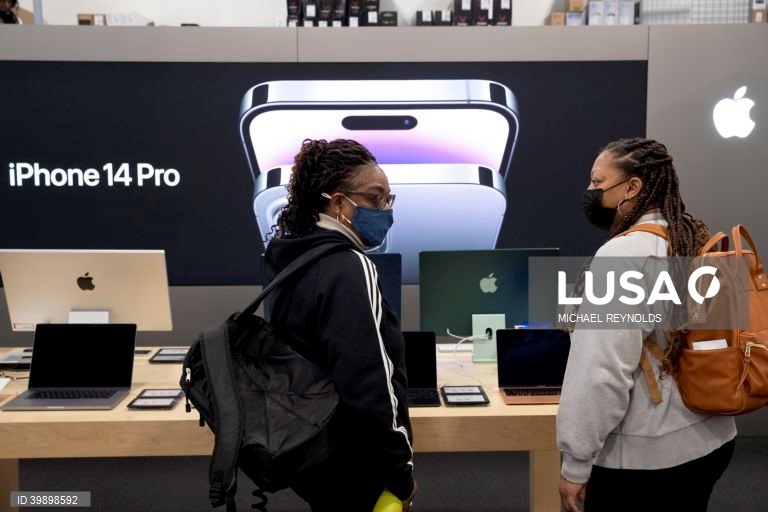 "Black Friday" na última sexta-feira de novembro, inaugura o período de compras de Natal com grandes descontos 