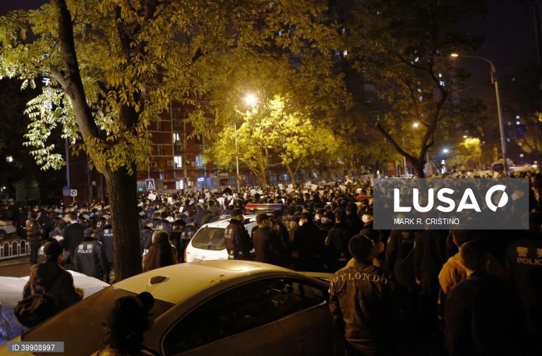 Covid-19: Protestos crescem na China contra estratégia de tolerância zero
