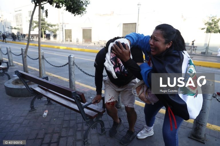 Peru: Uma nova onda de protestos contra o Governo toma as ruas de Lima