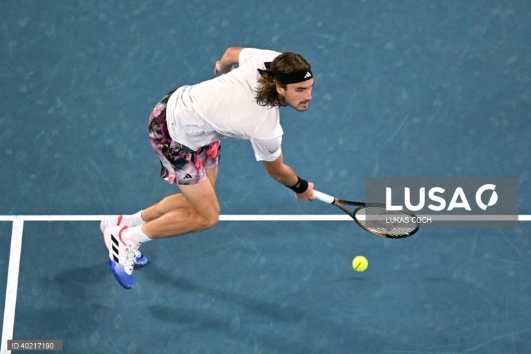 Open da Austrália: Djokovic conquista 10.º título ao bater Tsitsipas