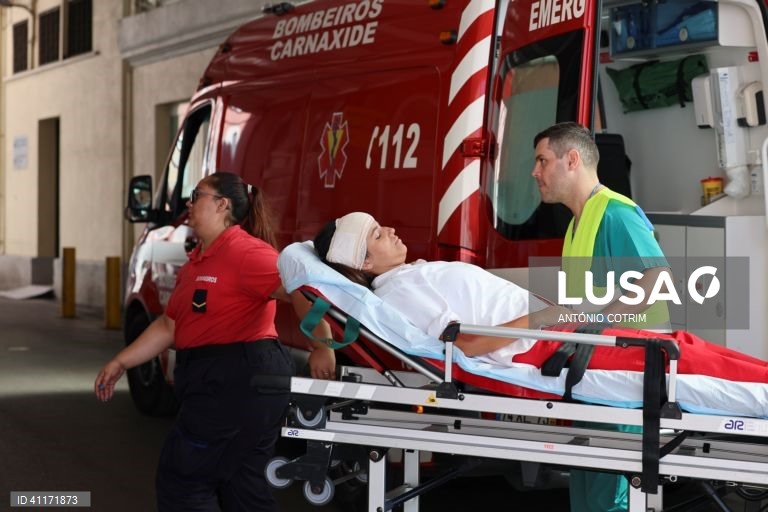 Simulacro de exercício para simular ocorrência de um grande acidente durante a Jornada Mundial da Juventude (JMJ), e que decorreu no Hospital de São José, em Lisboa, 11 de julho de 2023. Um acidente que envolveu um autocarro de peregrinos e provocou dezenas de feridos foi hoje o cenário de um exercício para testar a capacidade de resposta do Hospital de São José, em Lisboa, durante a Jornada Mundial da Juventude. ANTÓNIO COTRIM/LUSA