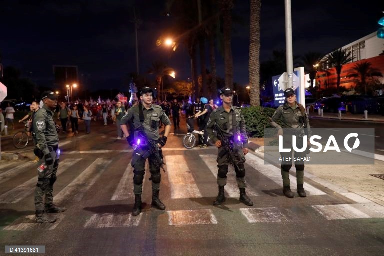 Israel: Mulheres protestam na cidade ortodoxa Bnei Brak contra a reforma judicial do governo