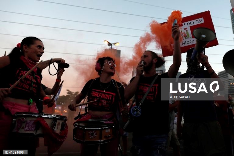 Israel: Mulheres protestam na cidade ortodoxa Bnei Brak contra a reforma judicial do governo