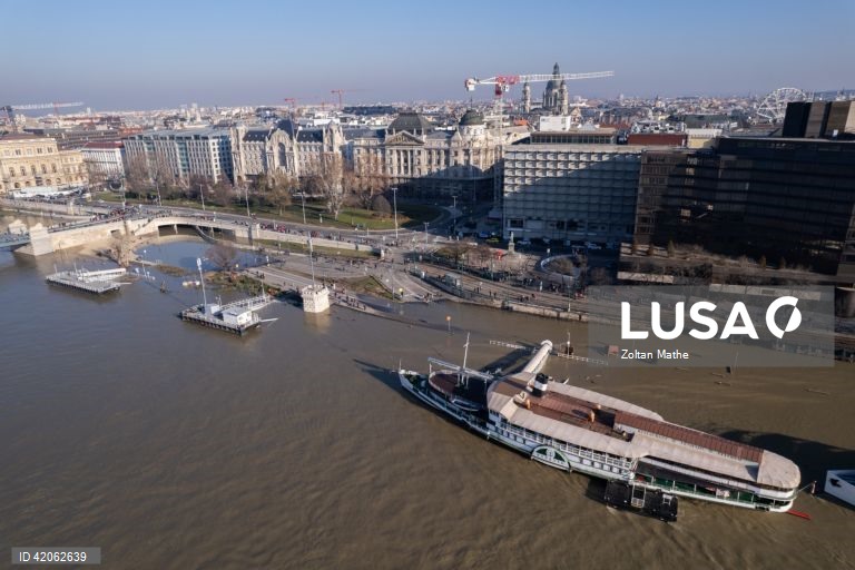 Hungria: Rio Danúbio provoca cheias em Budapeste
