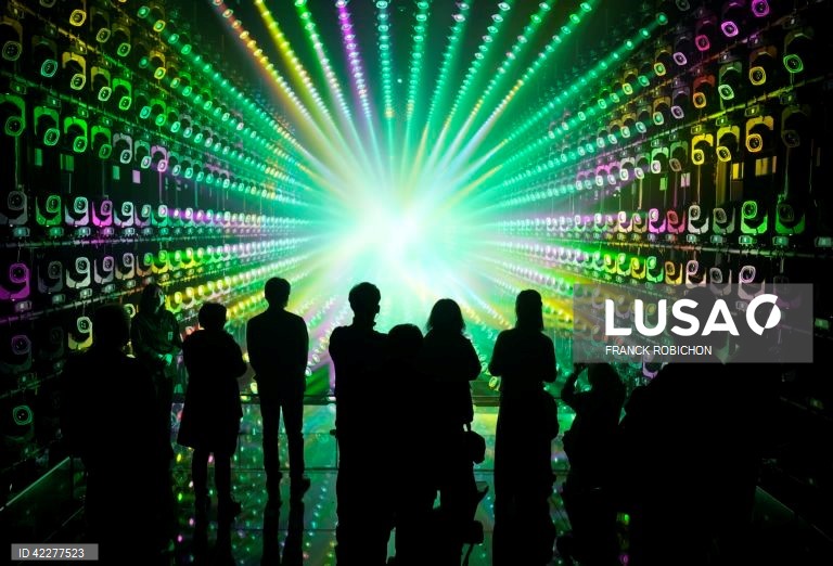 Japão: Apresentação do "teamLab Borderless" em Tóquio